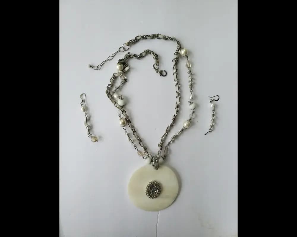 Chico's white stone statement necklace